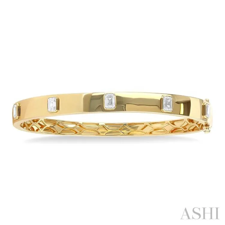 1 1/2 ctw Bezel Set Emerald Cut Diamond Bangle in 14K Yellow Gold