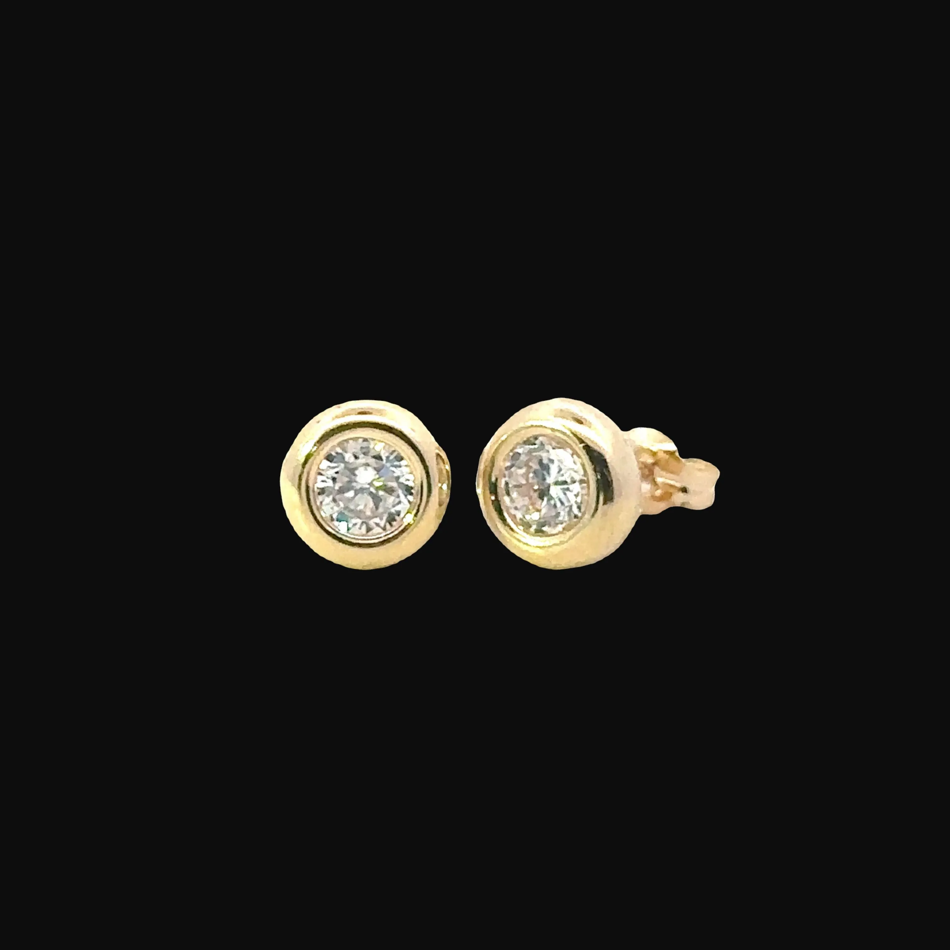 9ct Yellow Gold Cubic Zirconia Stud Earrings