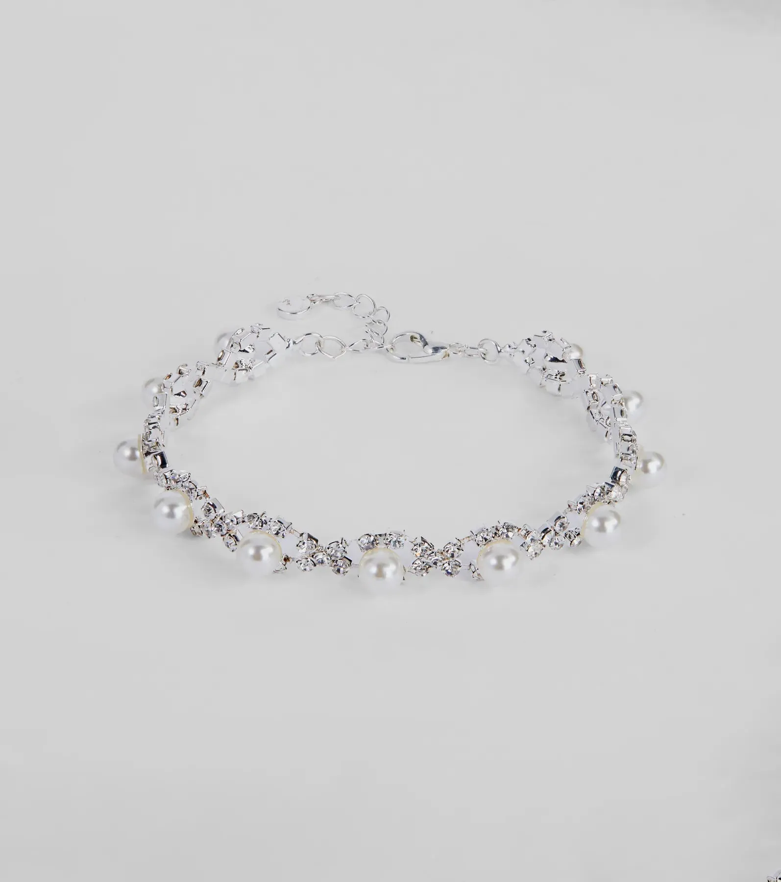 Chic Elegance Rhinestone And Pearl Dainty Bracelet