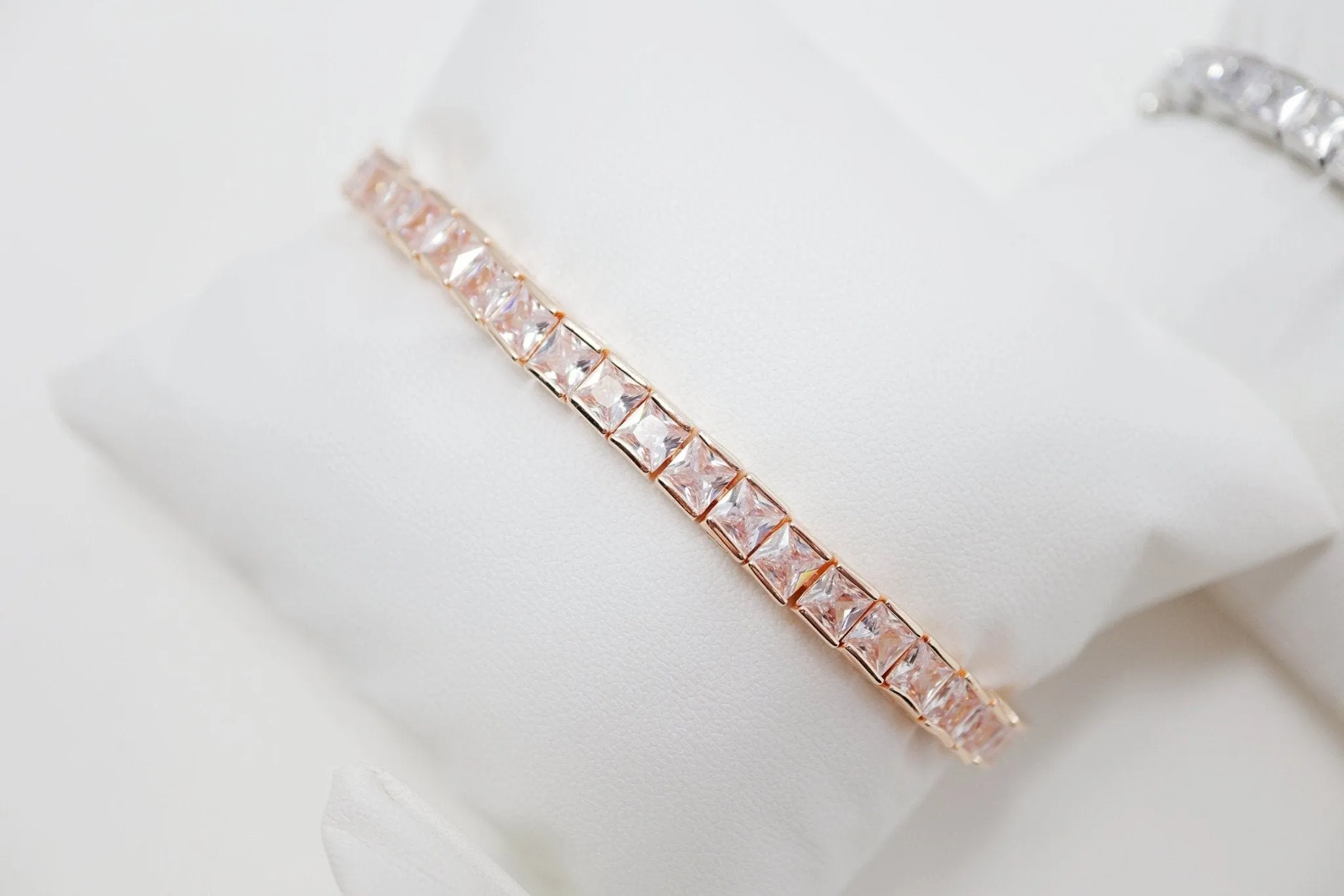 Dainty Bracelet , Crystal Bracelet, Delicate Bracelet, Bracelet Femme, Wedding Bracelet, Bridesmaid Gift, Bride Bracelet, Bridal Bracelet.