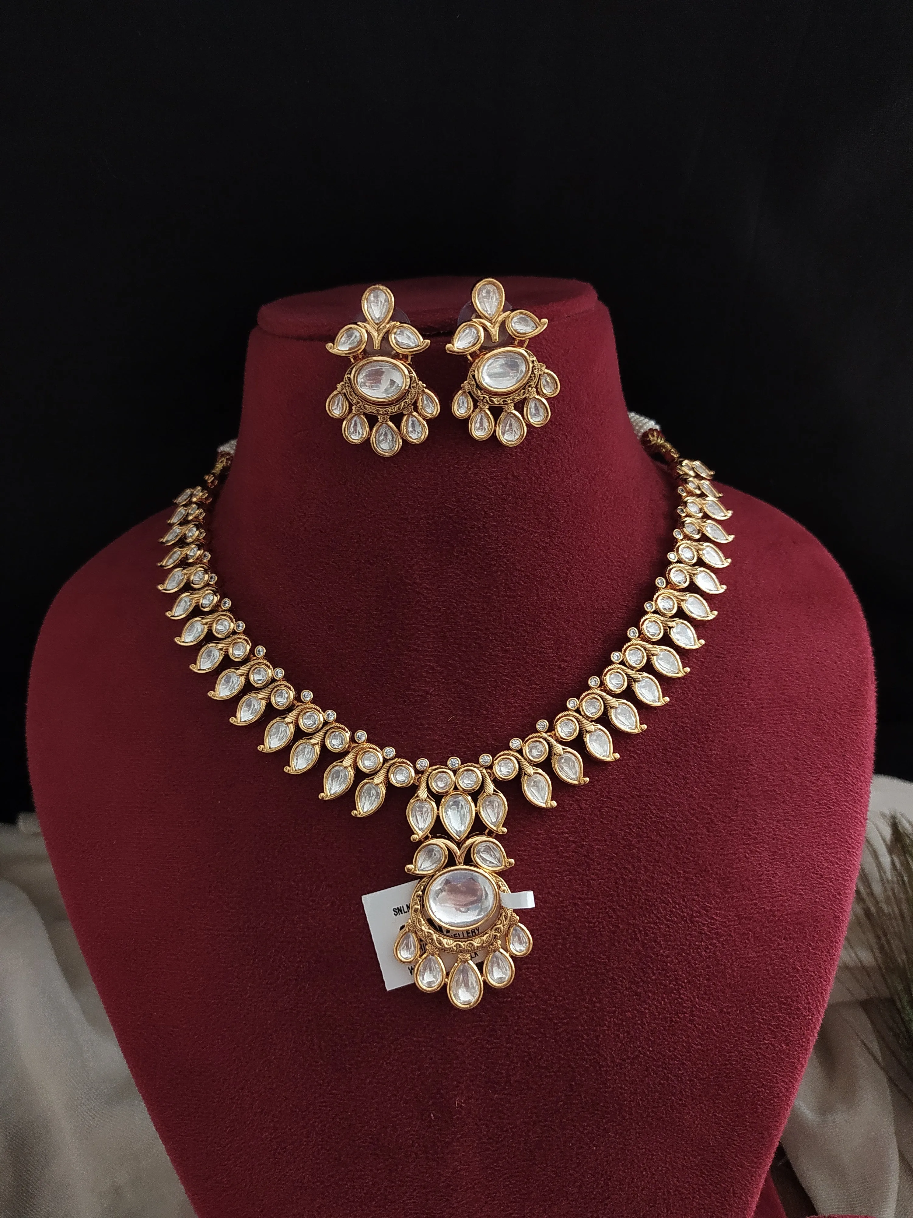 Dazzling Center Pendant Polki Kundan Necklace Set