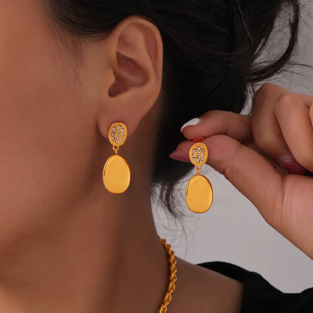 Elegant Lace Zircon Stud Earrings in Gold Plated Titanium Steel