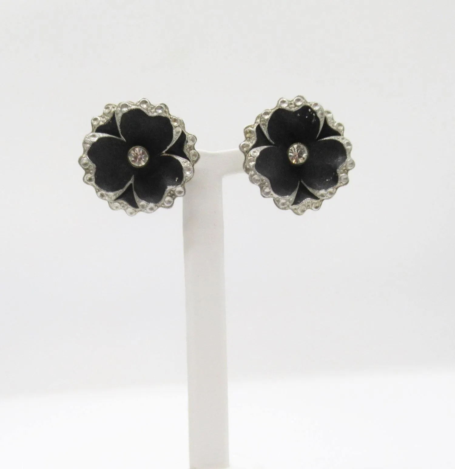 Exquisite Vintage Screw Back Black Flower Earrings