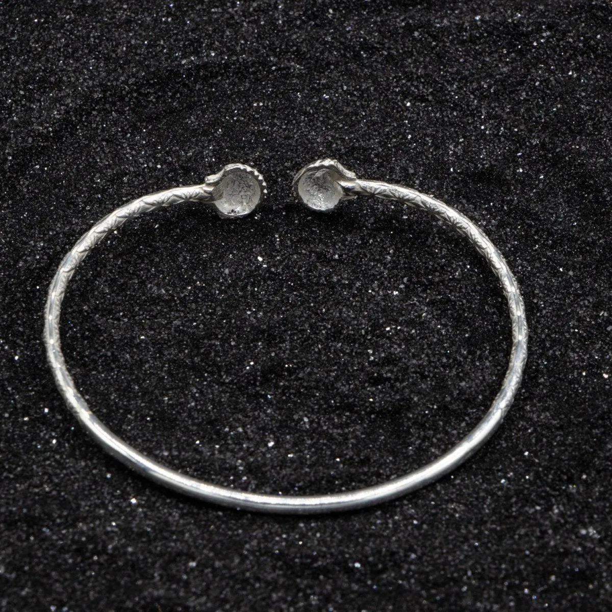 Extra Light Small Clam Bangle in Calypso Pattern