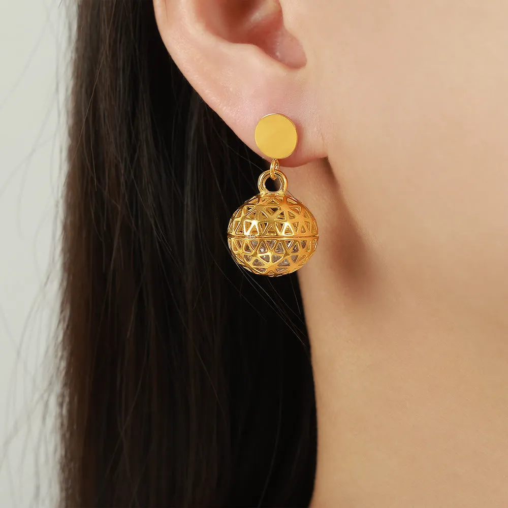 Extravagant Niche Design 18K Gold Beaded Zircon Earrings for Women