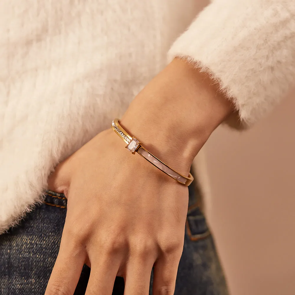 Gold Bangle Bracelet for Women with Emerald-Cut Stone - Elegant and Modern Jewelry for Any Occasion