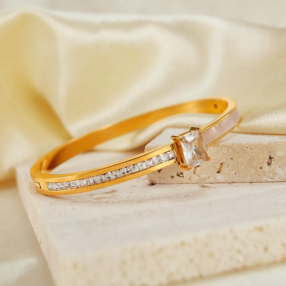 Gold Bangle Bracelet for Women with Emerald-Cut Stone - Elegant and Modern Jewelry for Any Occasion