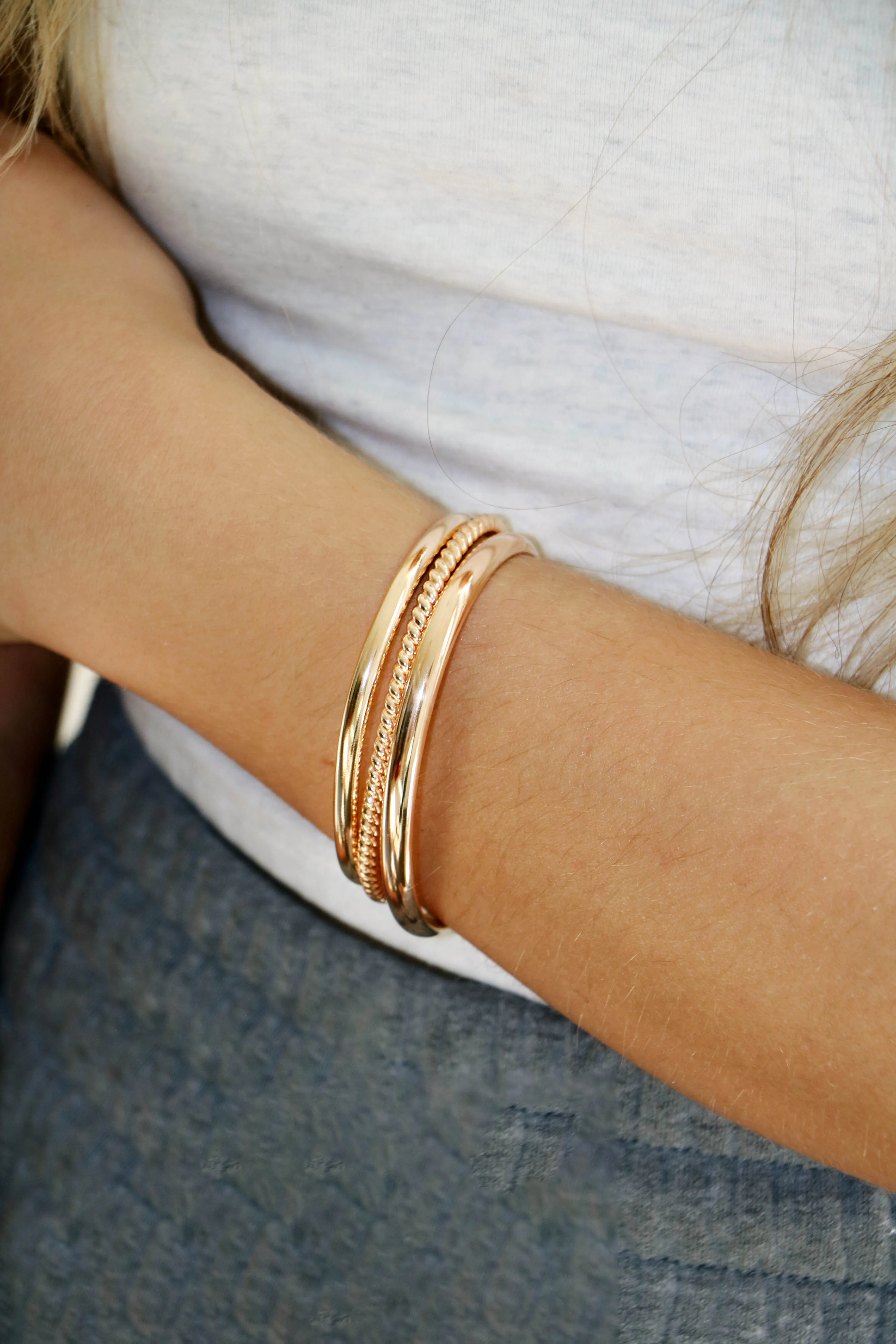 modern   bold cuff { gold }