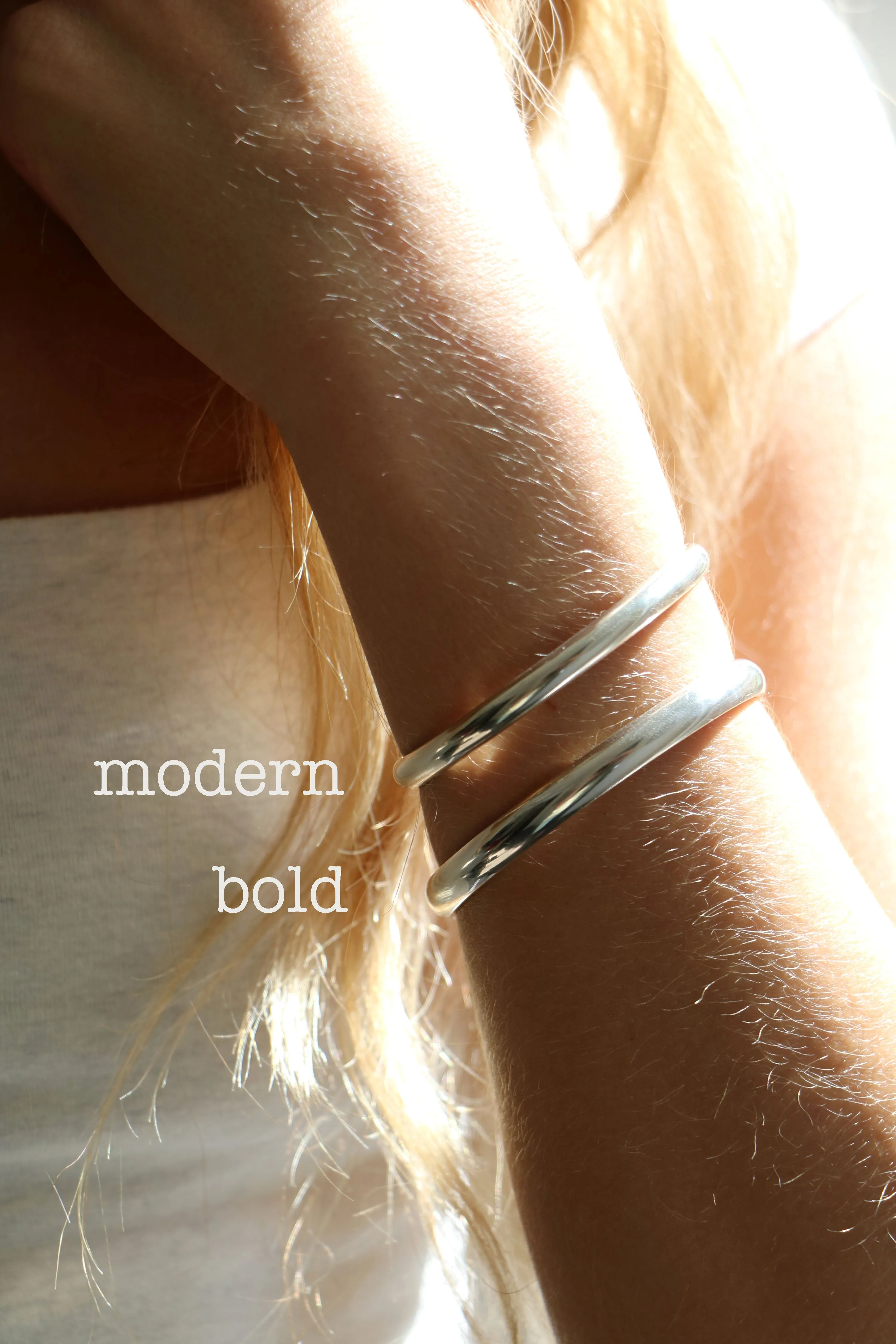 modern   bold cuff { gold }