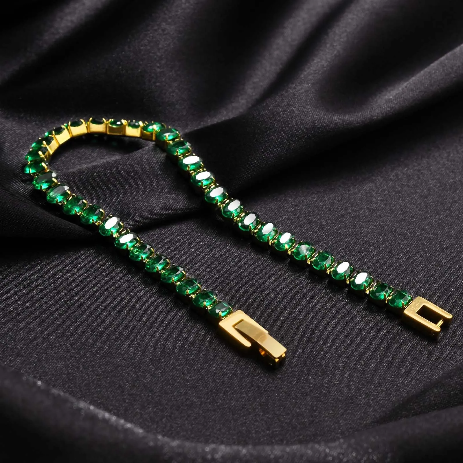 Premium Oval Emerald Bracelet