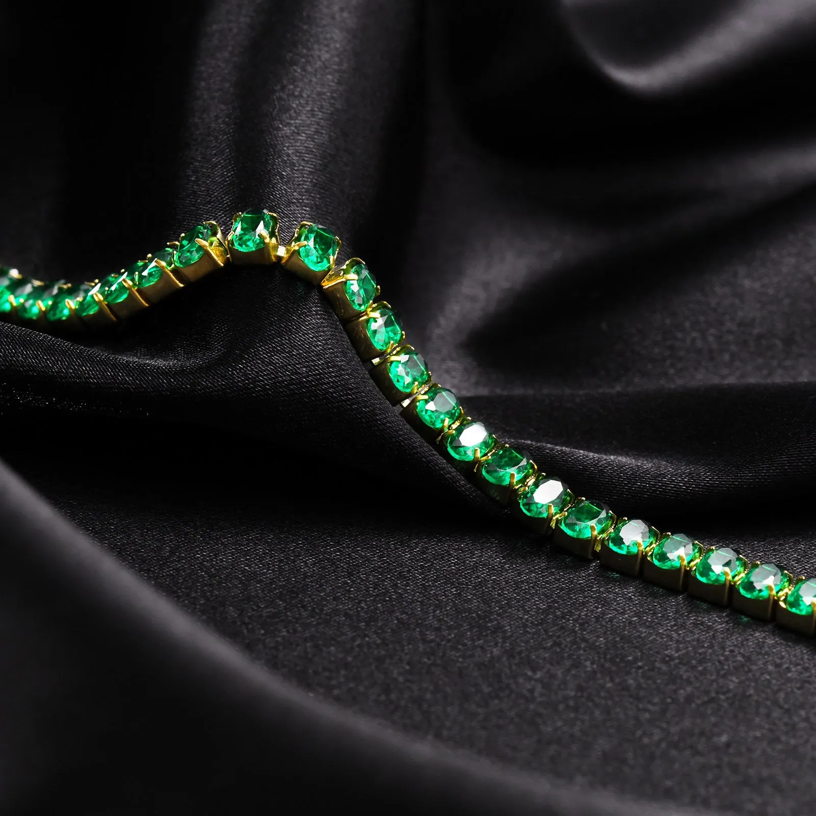 Premium Oval Emerald Bracelet