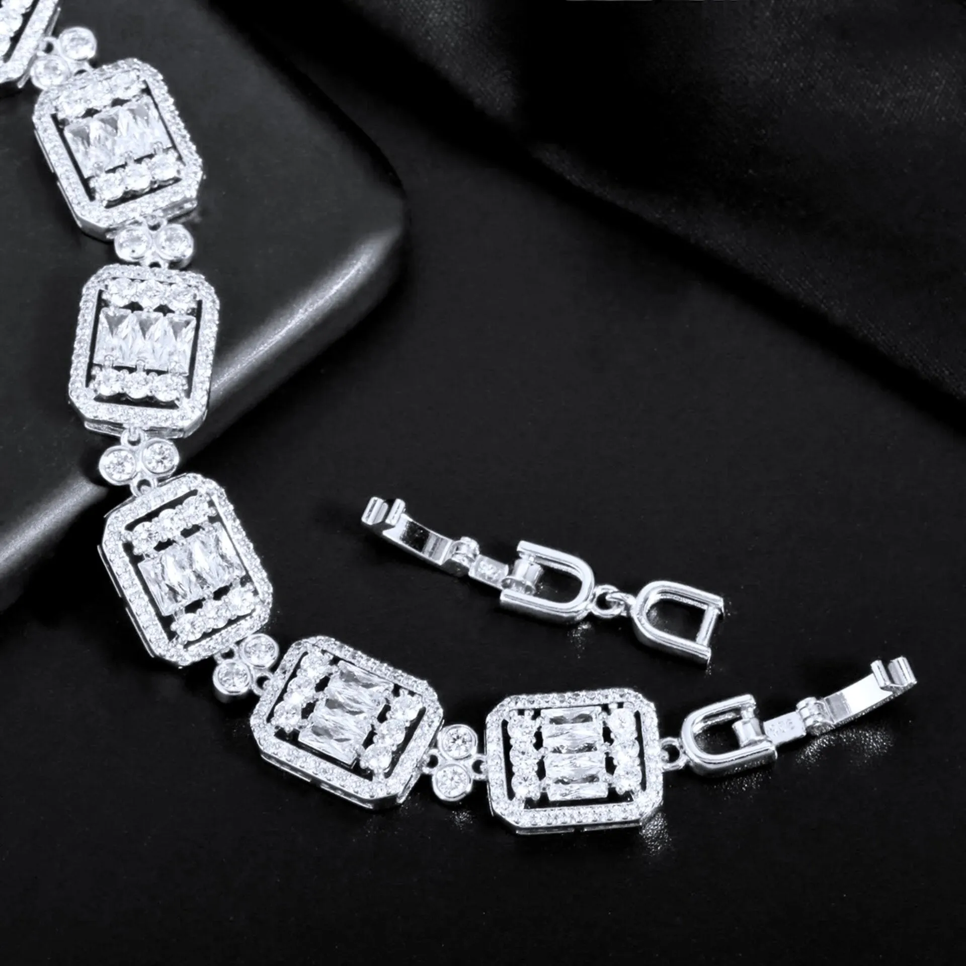 "Terrani" - Geometric Cubic Zirconia Bridal Bracelet