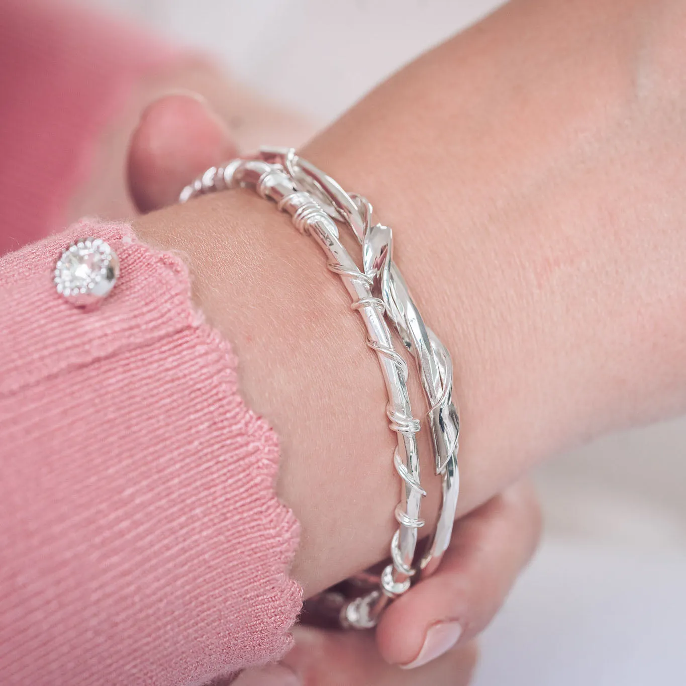 Ribbon Silver Bangle