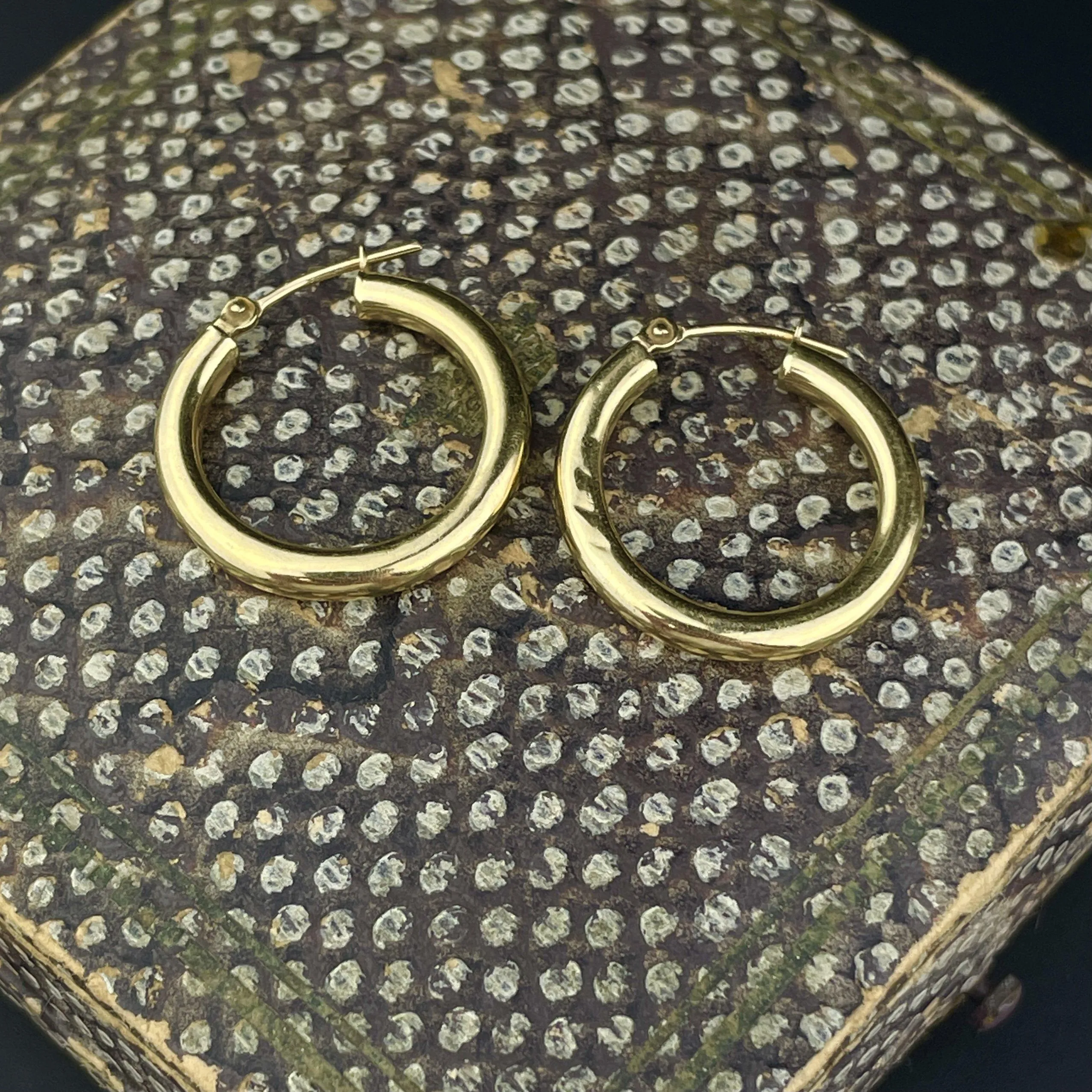 Vintage 14K Solid Gold Huggie Style Hoop Earrings